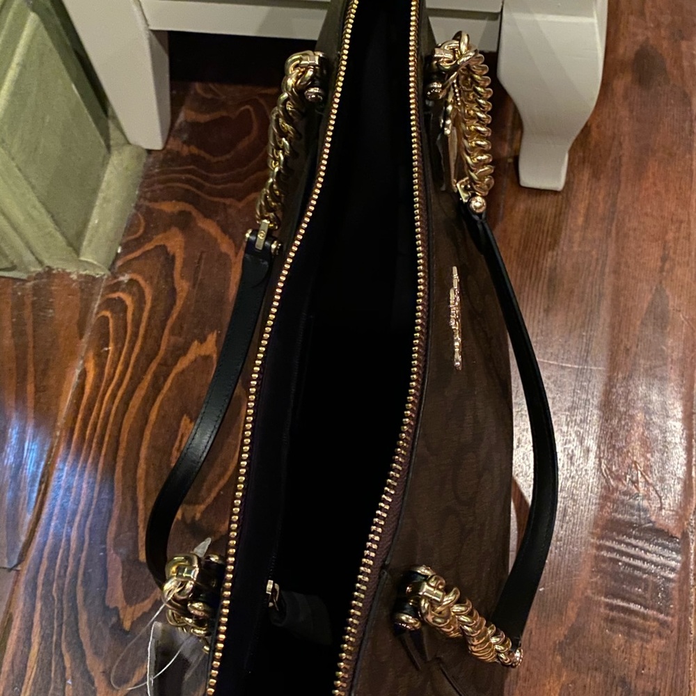 Coach purse - Picture 4 of 6